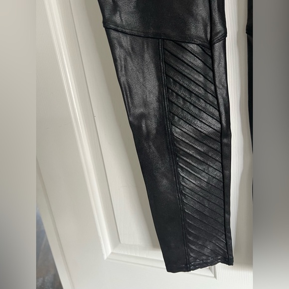 Spanx Faux Leather Moto Leggings Medium - Picture 5 of 7